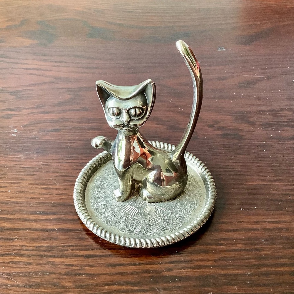 Vintage silver plated cat ring holder/trinket tray